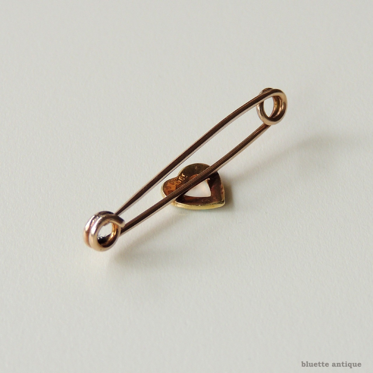 英国アンティークジュエリー 15ctゴールド 天然ターコイズ 真珠 ハート バーブローチ (ソーティングメモ付)