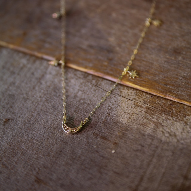 Smile moon necklace}