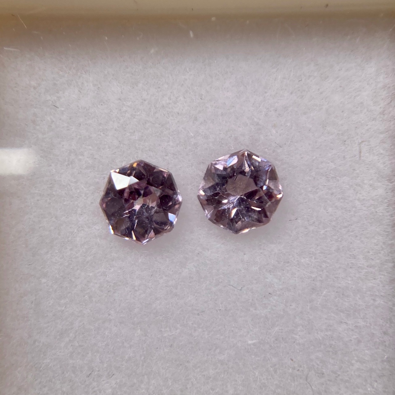 お花みたいなスピネル 約3.8mm-4mm 2点セット No.5