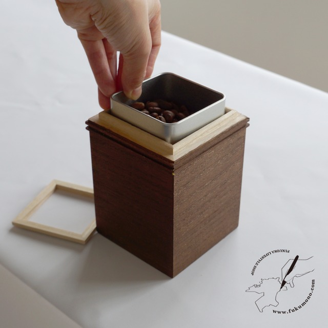 桐黒フードコンテナ68 [line]