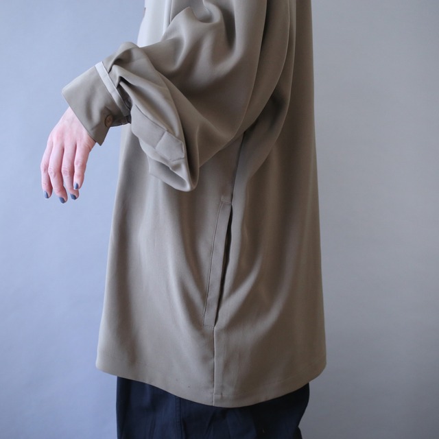 bi-color panel switching design over silhouette open collar shirt