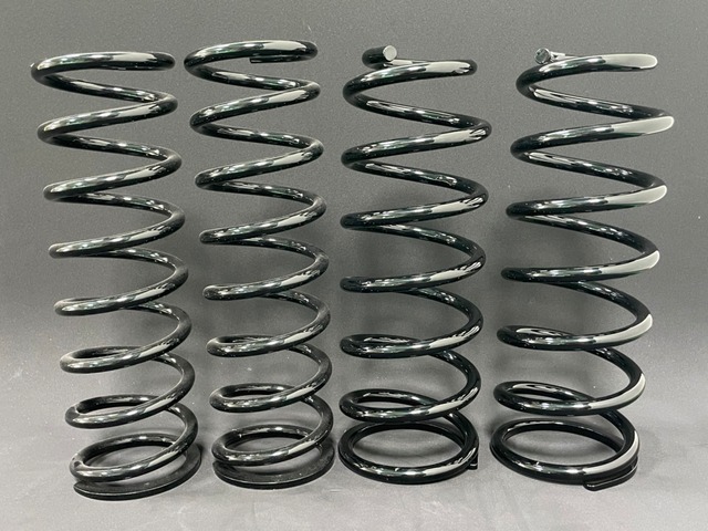 ランクル78プラド　2インチアップコイル