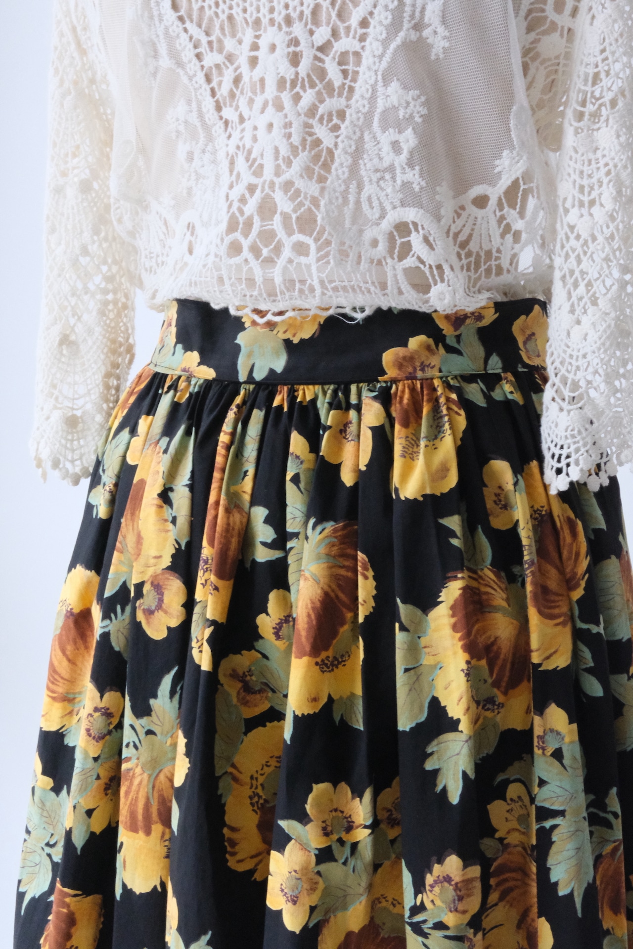 Sunflower pattern midi skirt