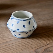 村田菜穂美作　染付花入 / Nahomi Murata Sometsuke Flower Vase［2104130002076］