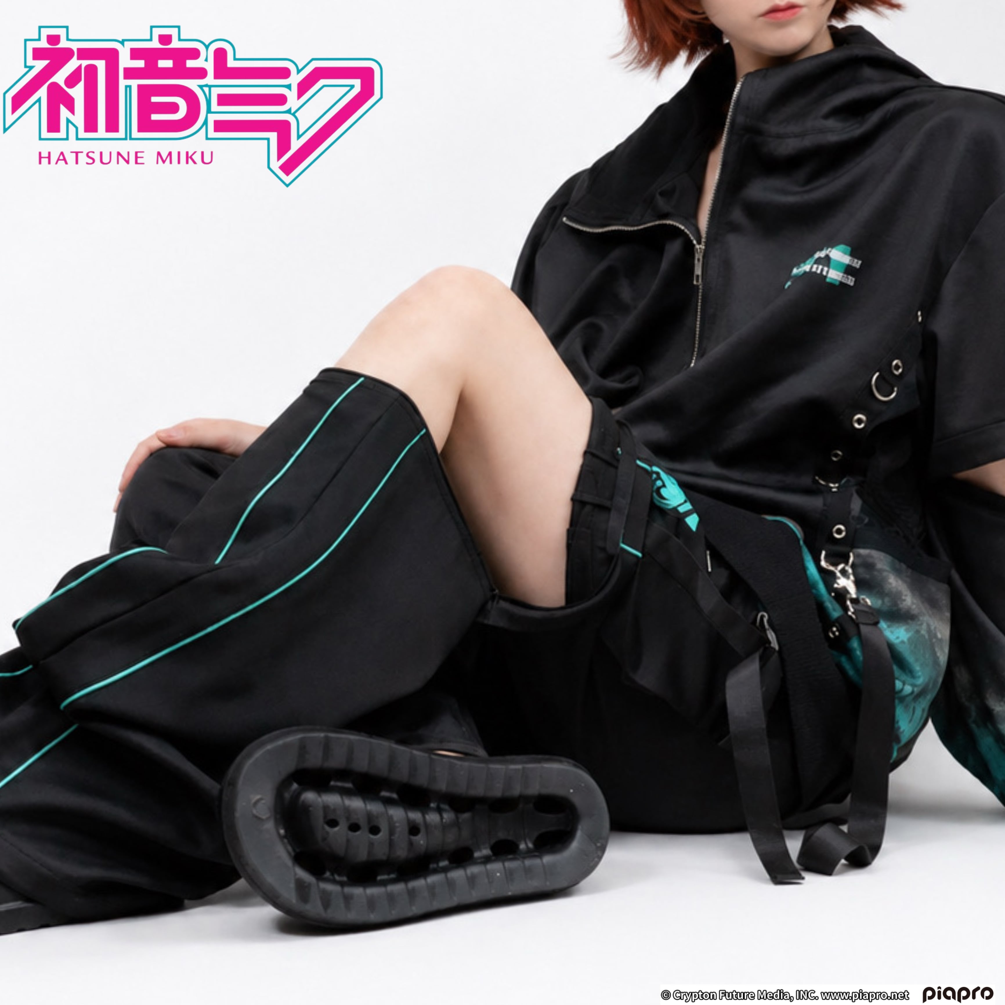 切り離し可能3WAY ZIP CARGO PANTS【初音ミク】☆缶バッジ4個付き