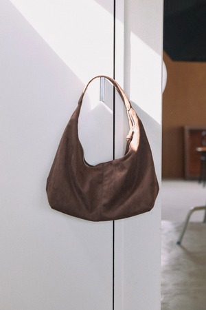 AM500931 suede one handle bag