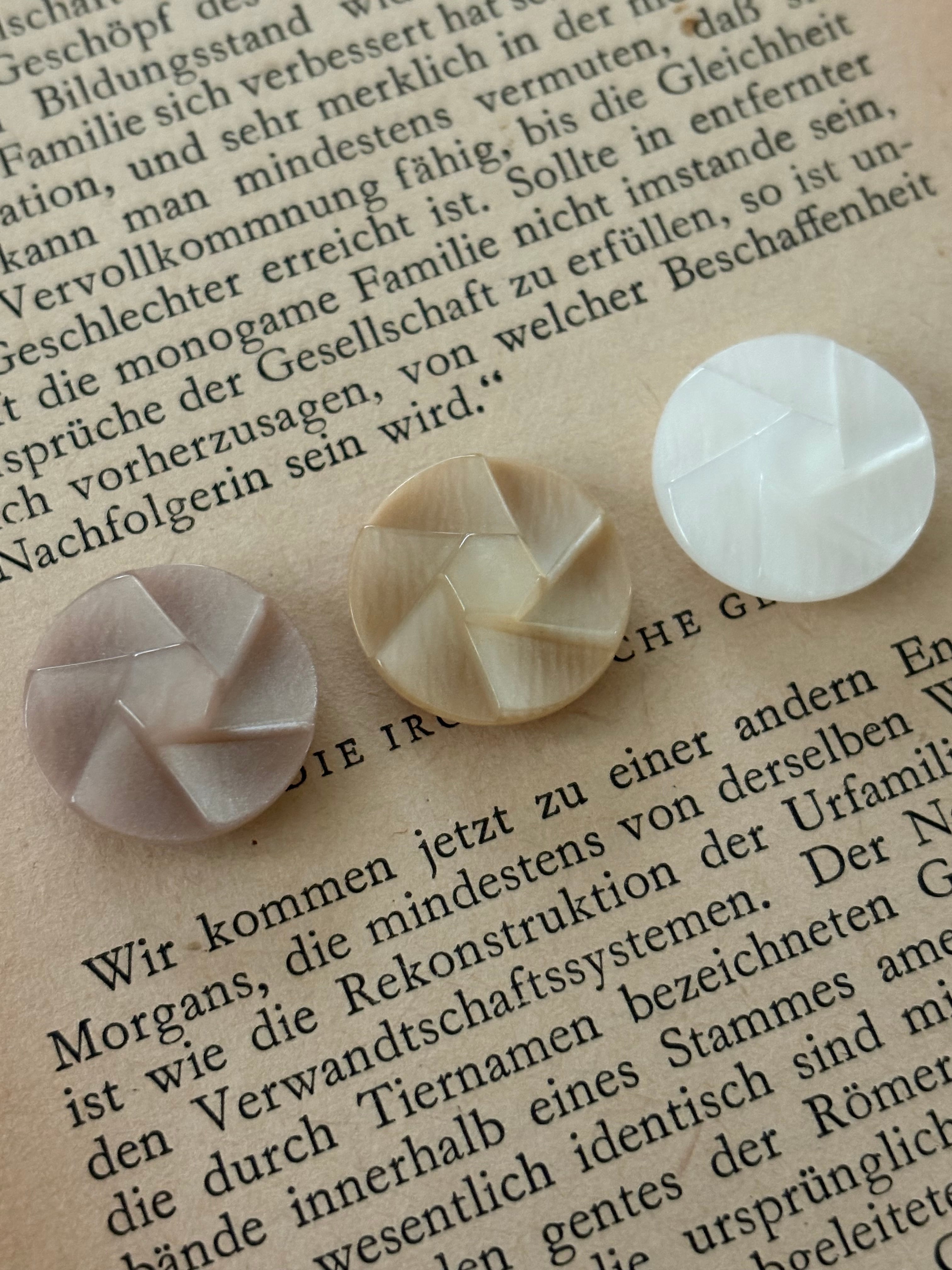 18mm Japanese ヴィンテージボタン スパイラル 螺旋 らせん レトロ アクセサリーパーツ 装飾材 カルトナージュ