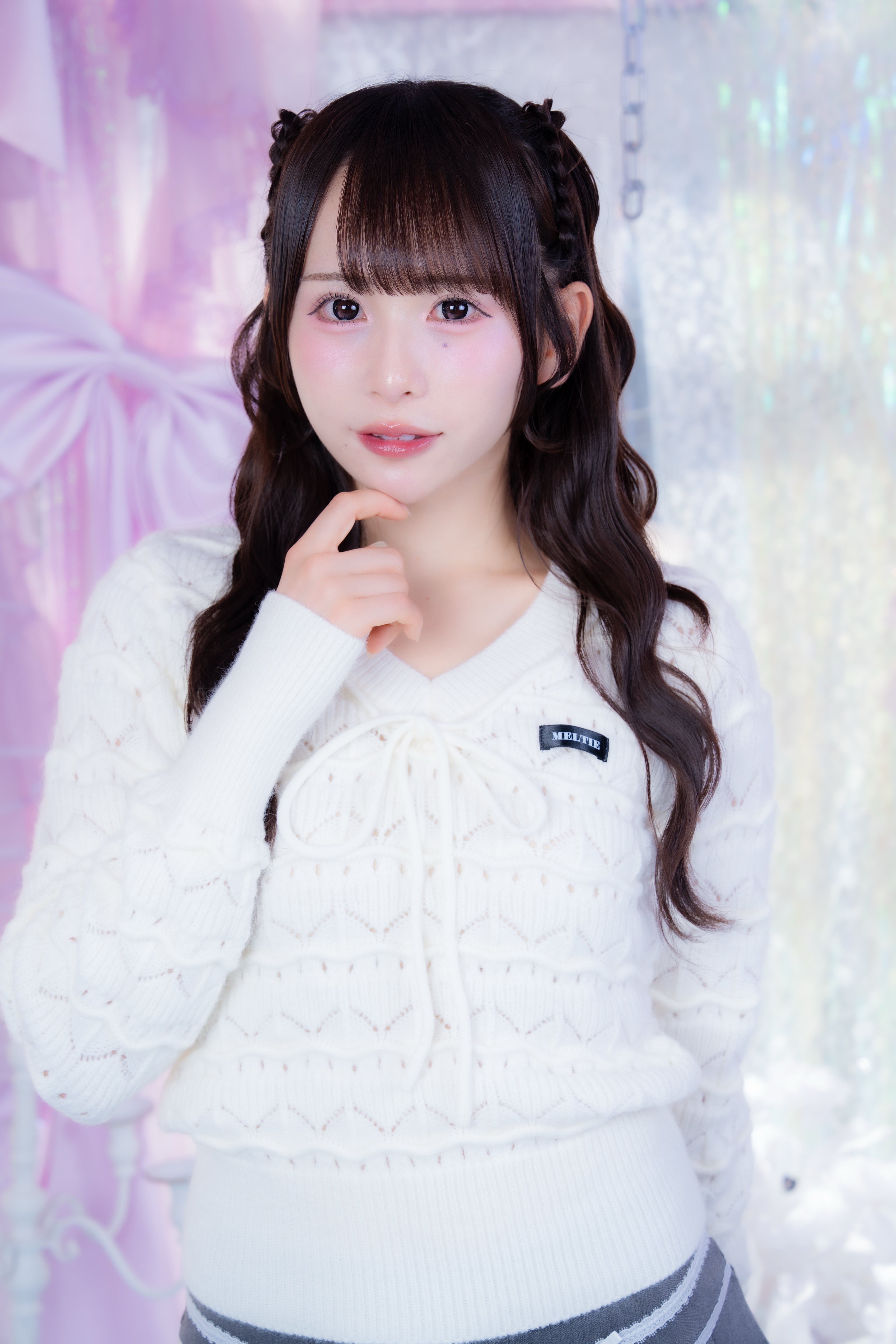 Ribbon V-Neck Knit