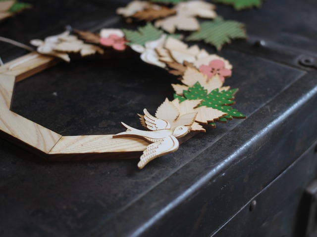 Wooden wreath craft kit -swallow-