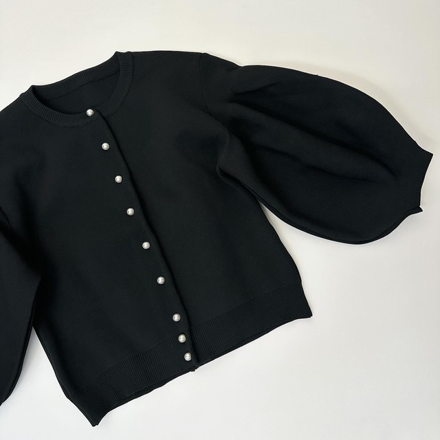 ◆数量限定即納◆パールボタンボリュームスリーブカーディガン（ご注文から1-4営業日でお届け）