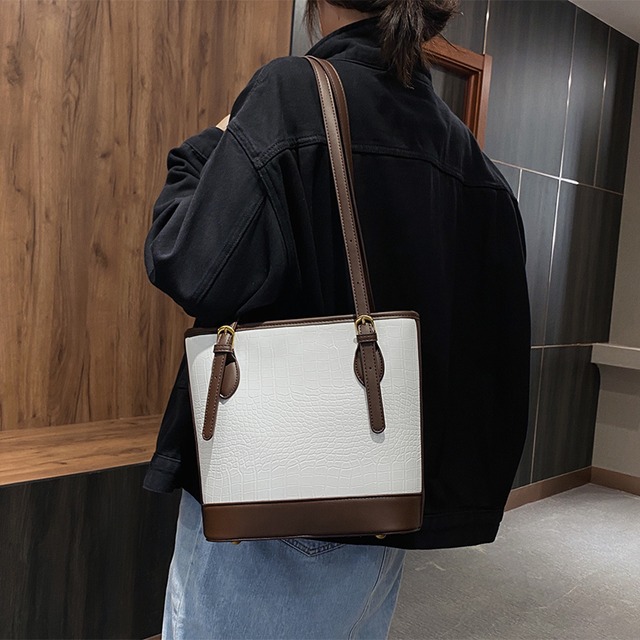 レトロレディースワンショルダースモールバッグハンドバッグ2020新しいトレンディなネットレッドファッションオールマッチクロコダイルパターンポータブルバケットバッグ Tiancai_Wing_Bag61018053764