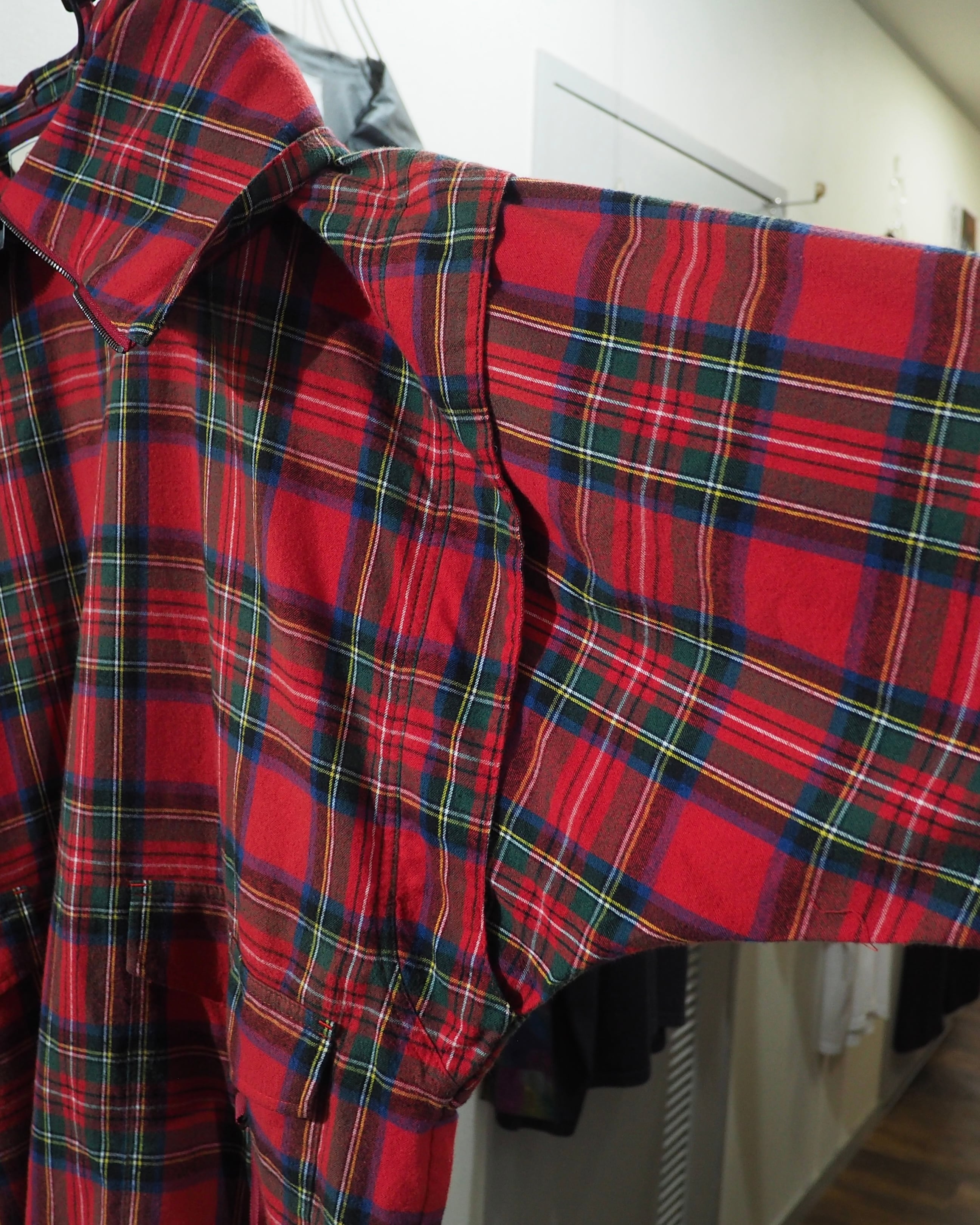 " Iroquois ‐ 変形 " Tartan check pattern Over silhouette Hoodie