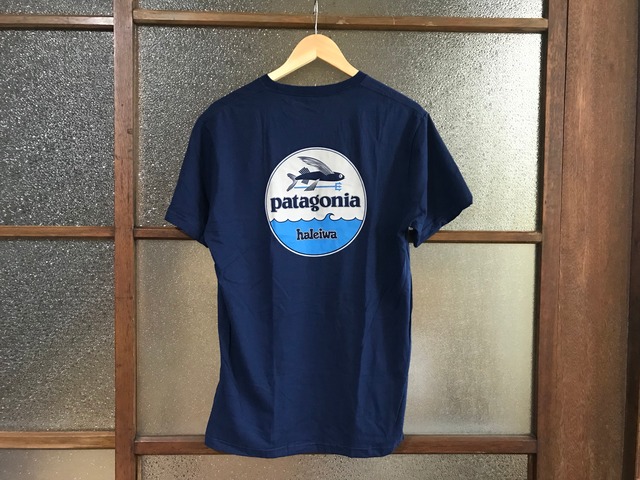 PATAGONIA HALEIWA "FLYING FISH" TEE (NAVY)