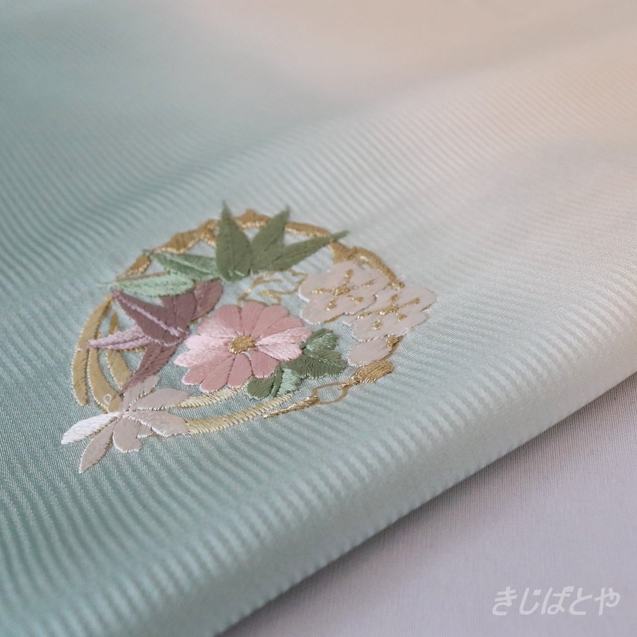 丹後ちりめん 豆青に刺繍の帯揚げ | きじばとや