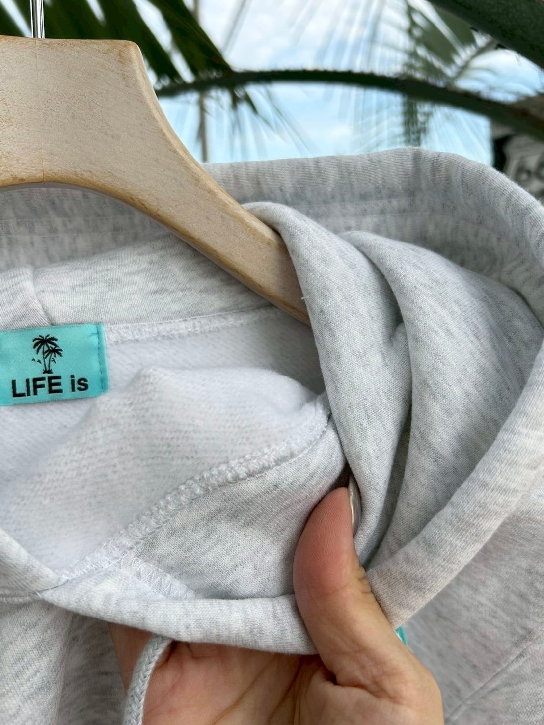 LIFE is × TAMOコラボ ワンカラー フーディー ￥9,000(￥9,900)