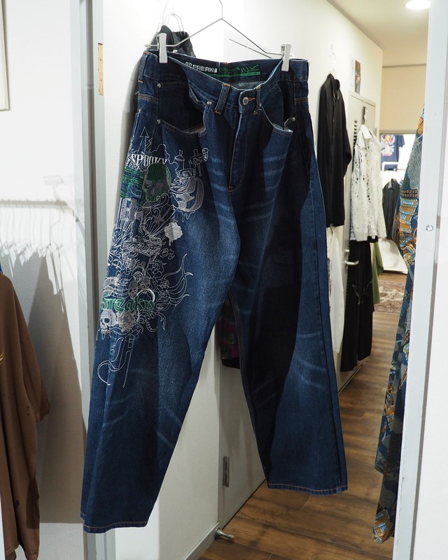 " SKULL × HIPHOP ” Special Embroidery vintage Baggy Denim pants