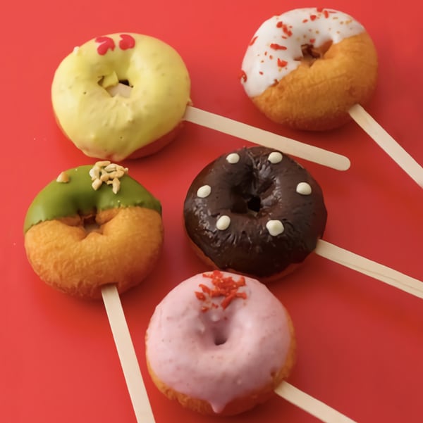 バースデードーナツ5本入りギフトボックス | ウフフドーナチュ