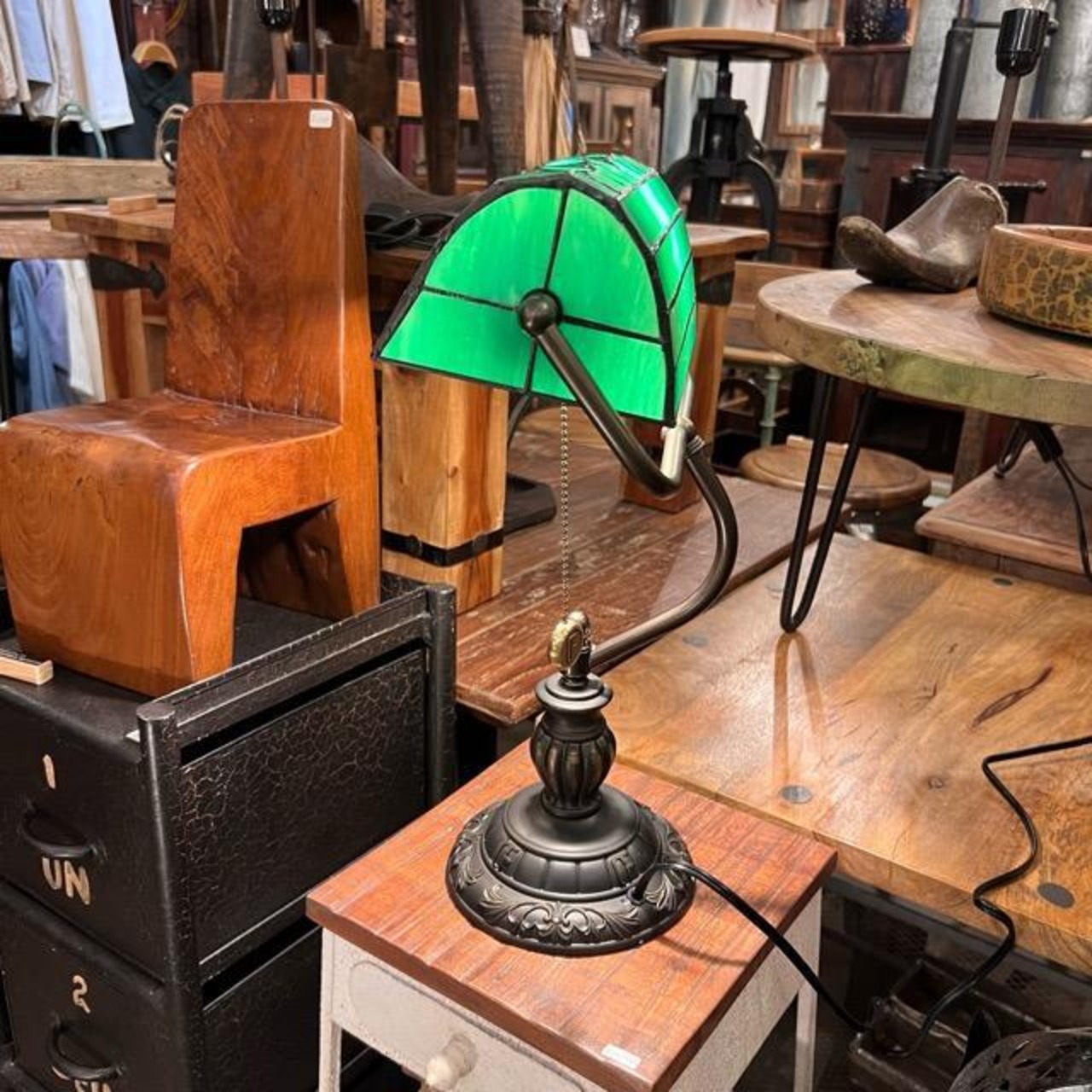 Topanga Lighting　バンカーズステンドグラスランプ　グリーンリーフ　テーブルランプ　バンカーズランプ　ステンドグラス　レトロ