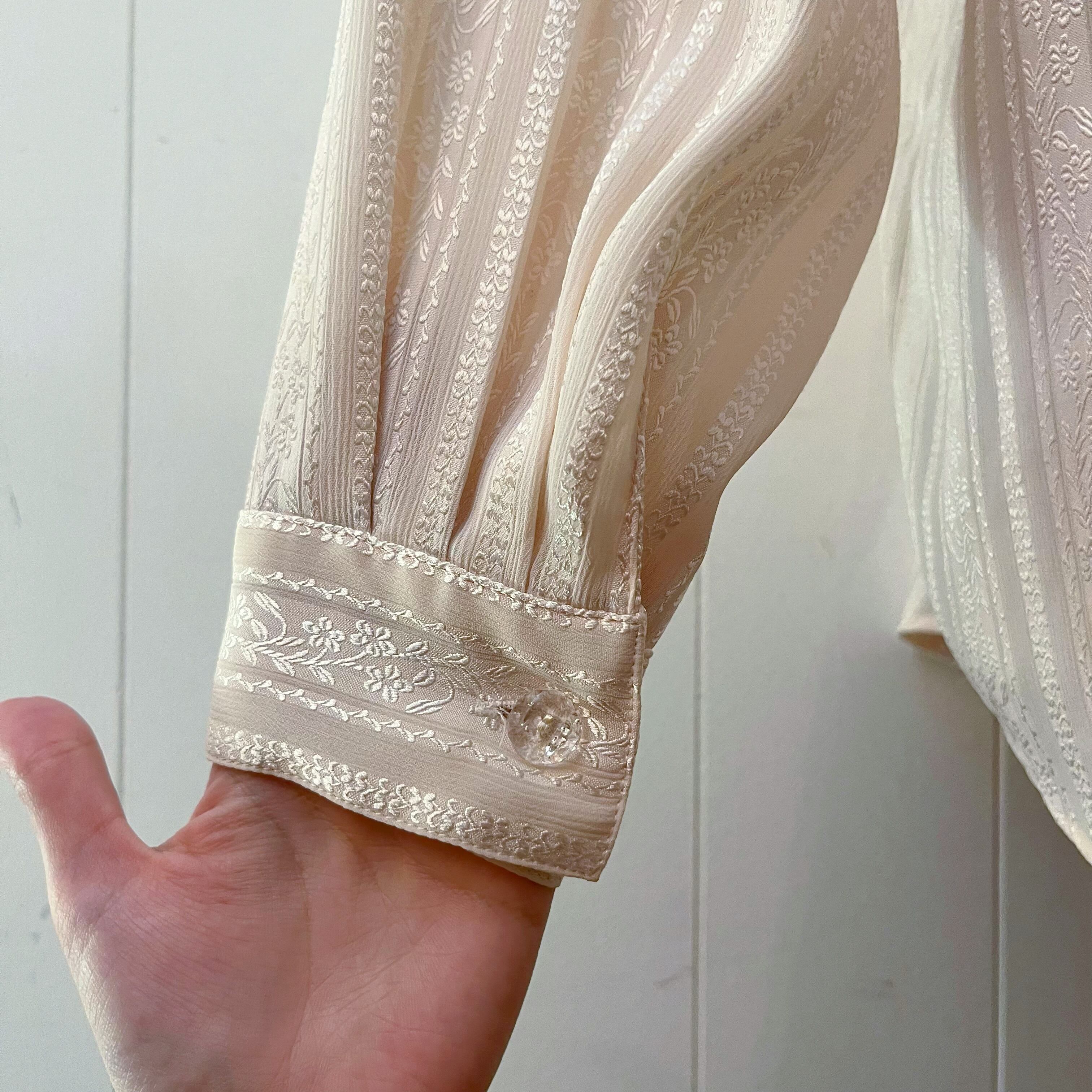 clear button cream stripe blouse
