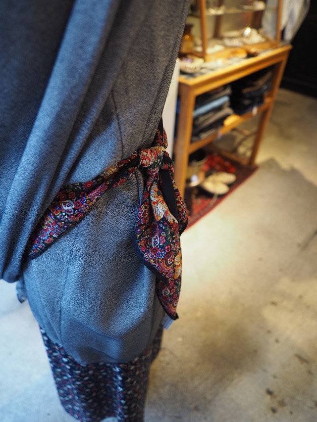 ITALY Vintage Paisley & Floral Pattern Large Scarf／90cm