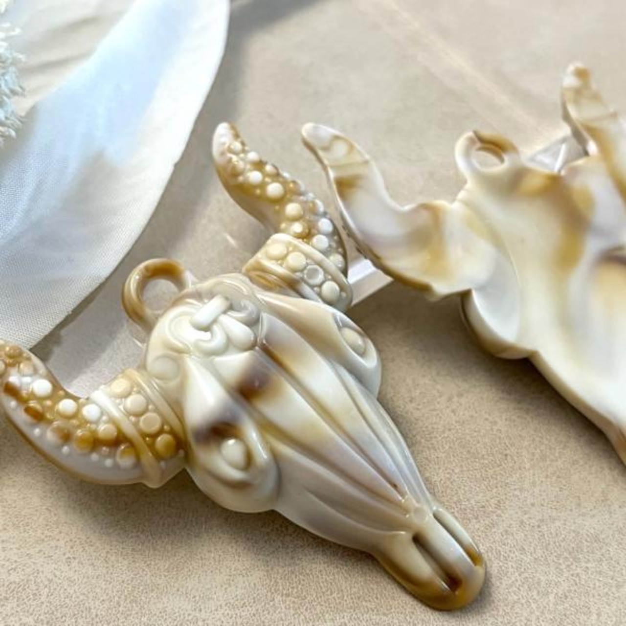 アクリルバッファローマーブルチャームB