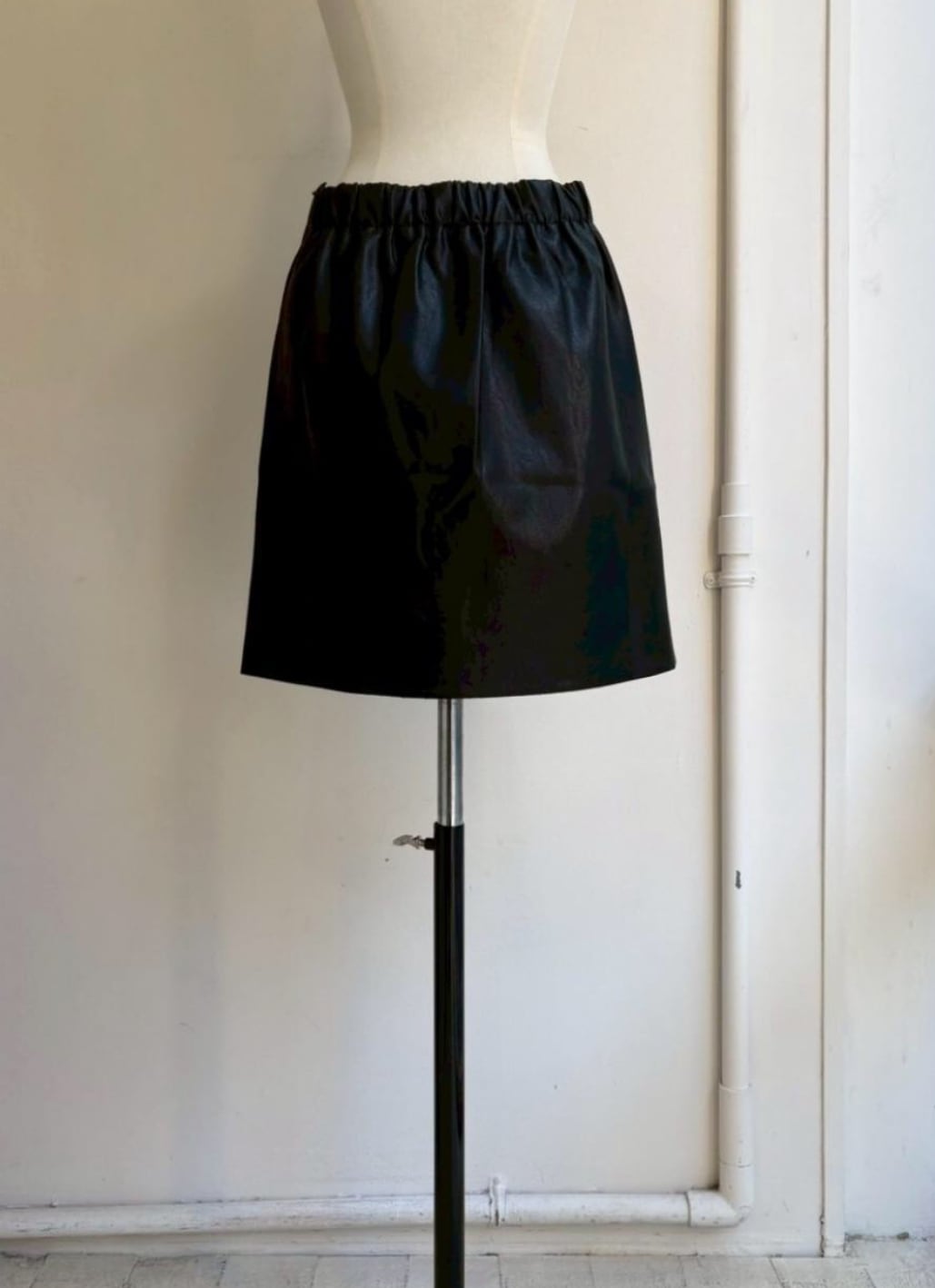 【anana】フェイクレザーミニスカート a89-041