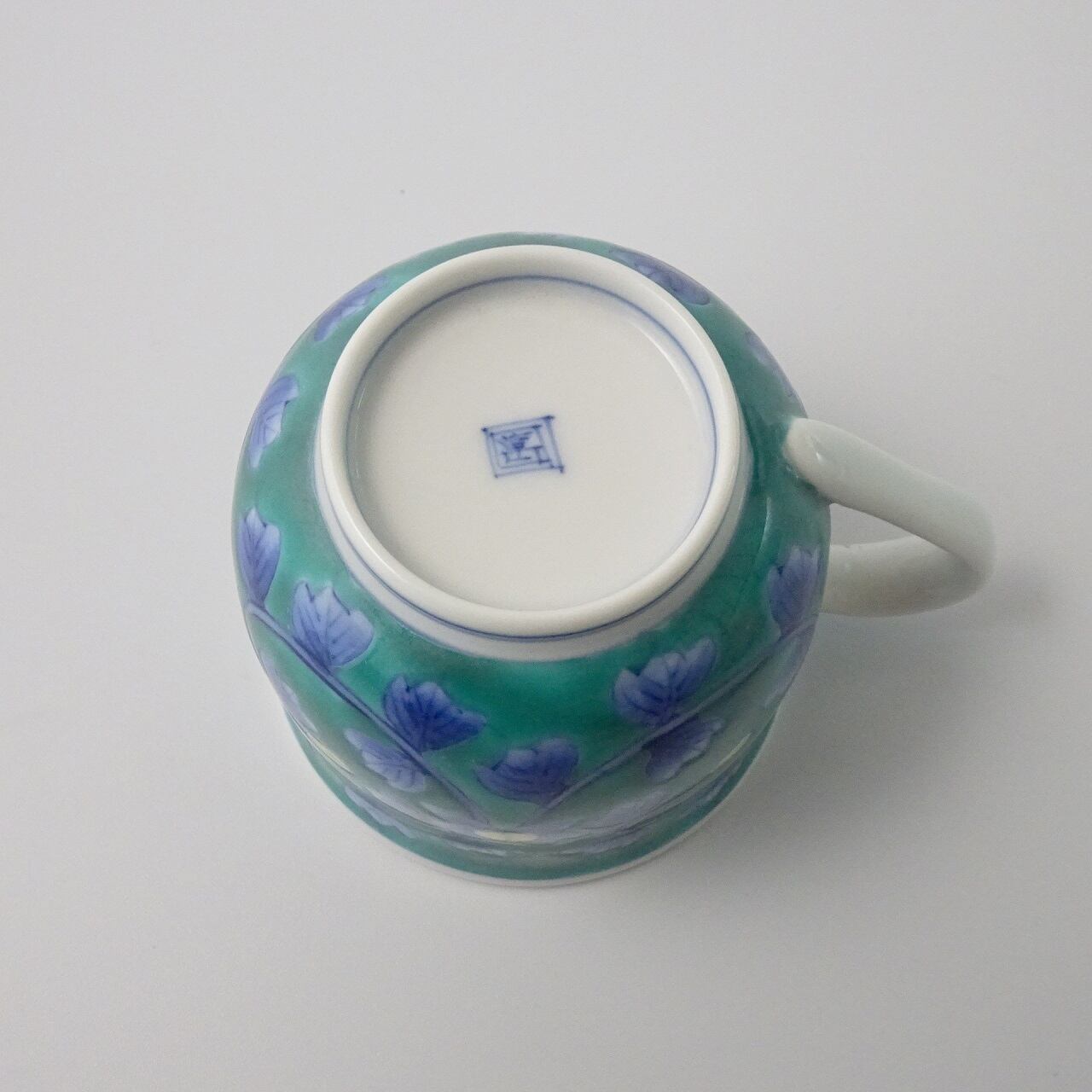 伊万里鍋島焼 畑萬陶苑 グリーン唐草 コーヒーカップ＆ソーサー（化粧