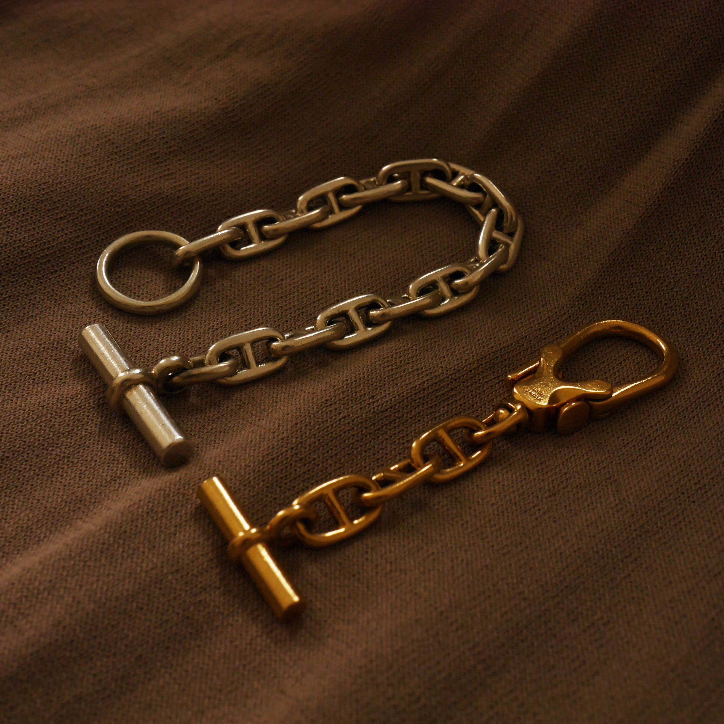 Hermès - Vintage Chaîne d'Ancre Gold Key Ring | HAUTCOTT Hermès - Vintage Chaîne d'Ancre Gold Key Ring | HAUTCOTT