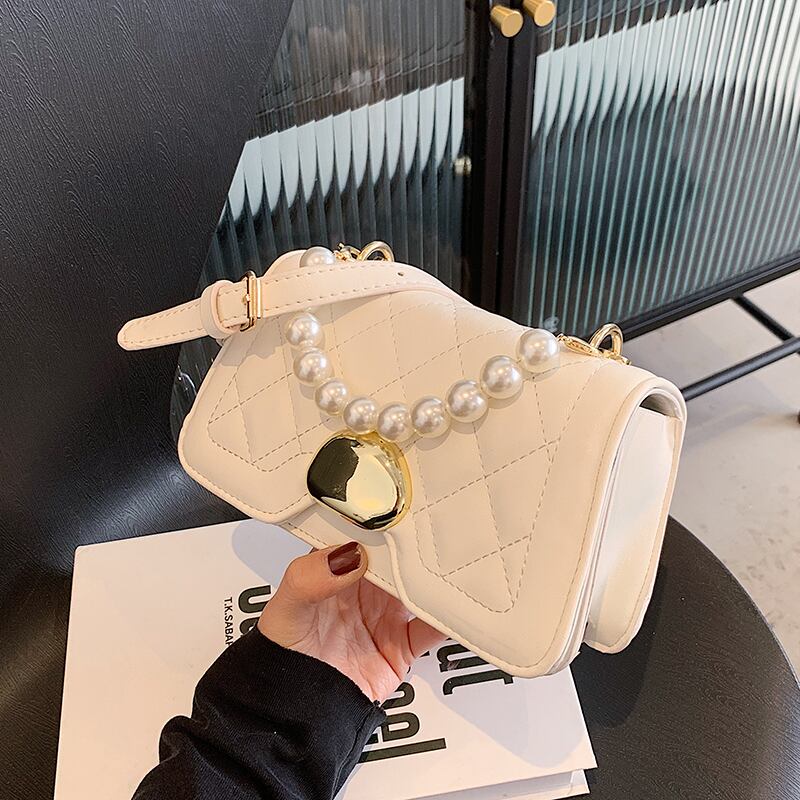 レッドサマーパールチェーン 夏物 真珠 スクウェア Tiancai_Wing_Bag40183526121