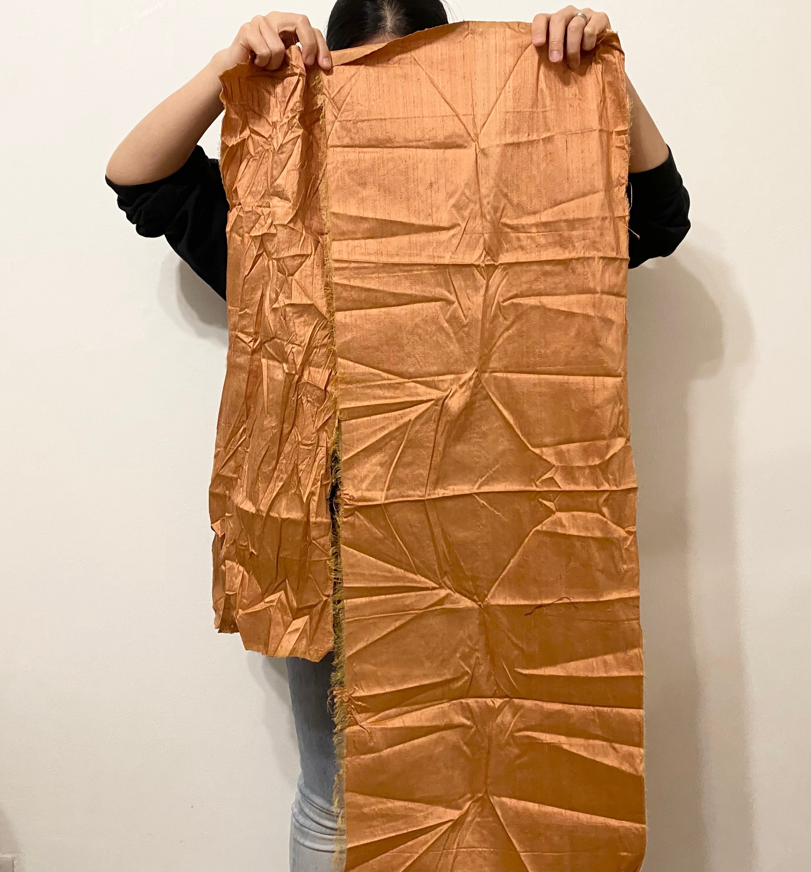 シルクシャンタン ホワイト & ブリックオレンジ 大型はぎれ