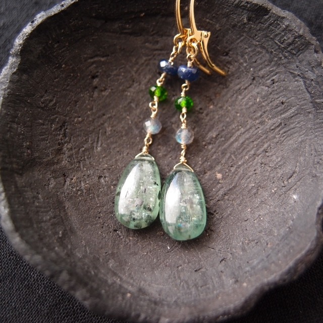 【GP】Green Kyanite Long Earrings／グリーンカイヤナイト ロングピアス
