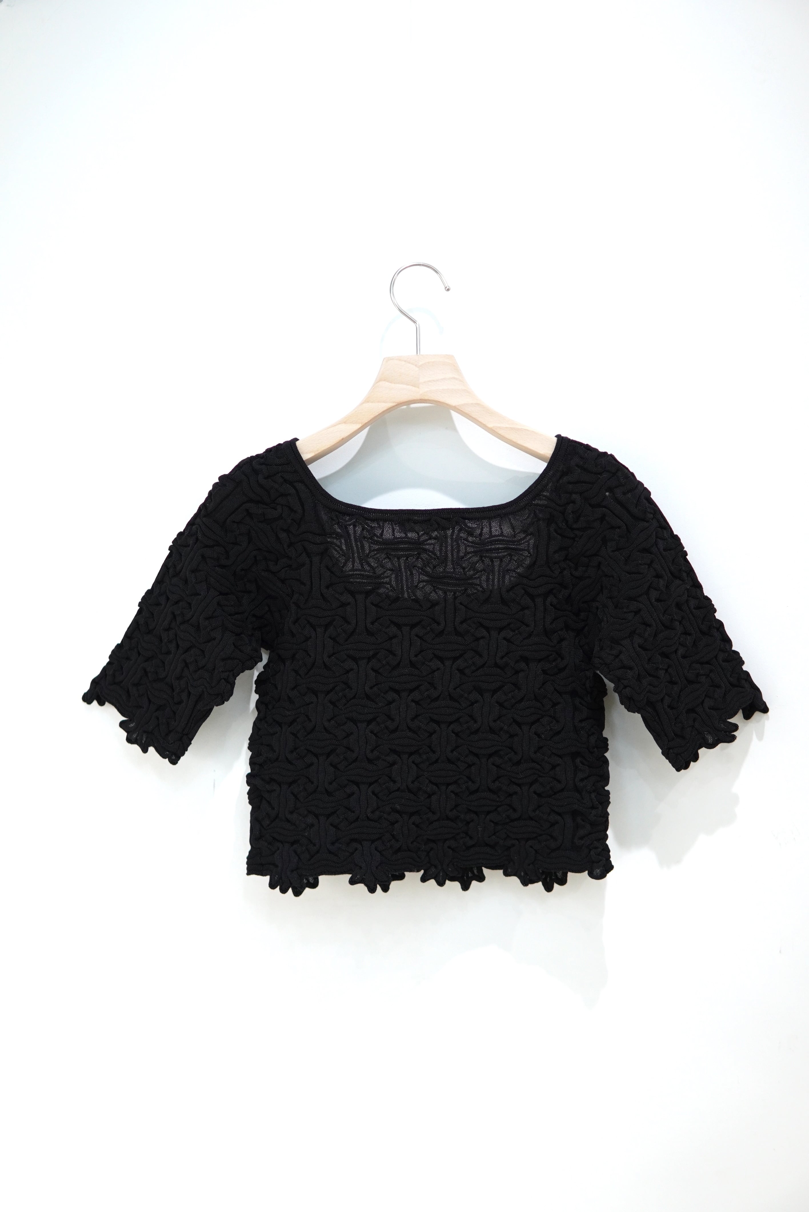 OPEN SESAME CLUB / lattice half sleeve tops / BLACK | POETRY