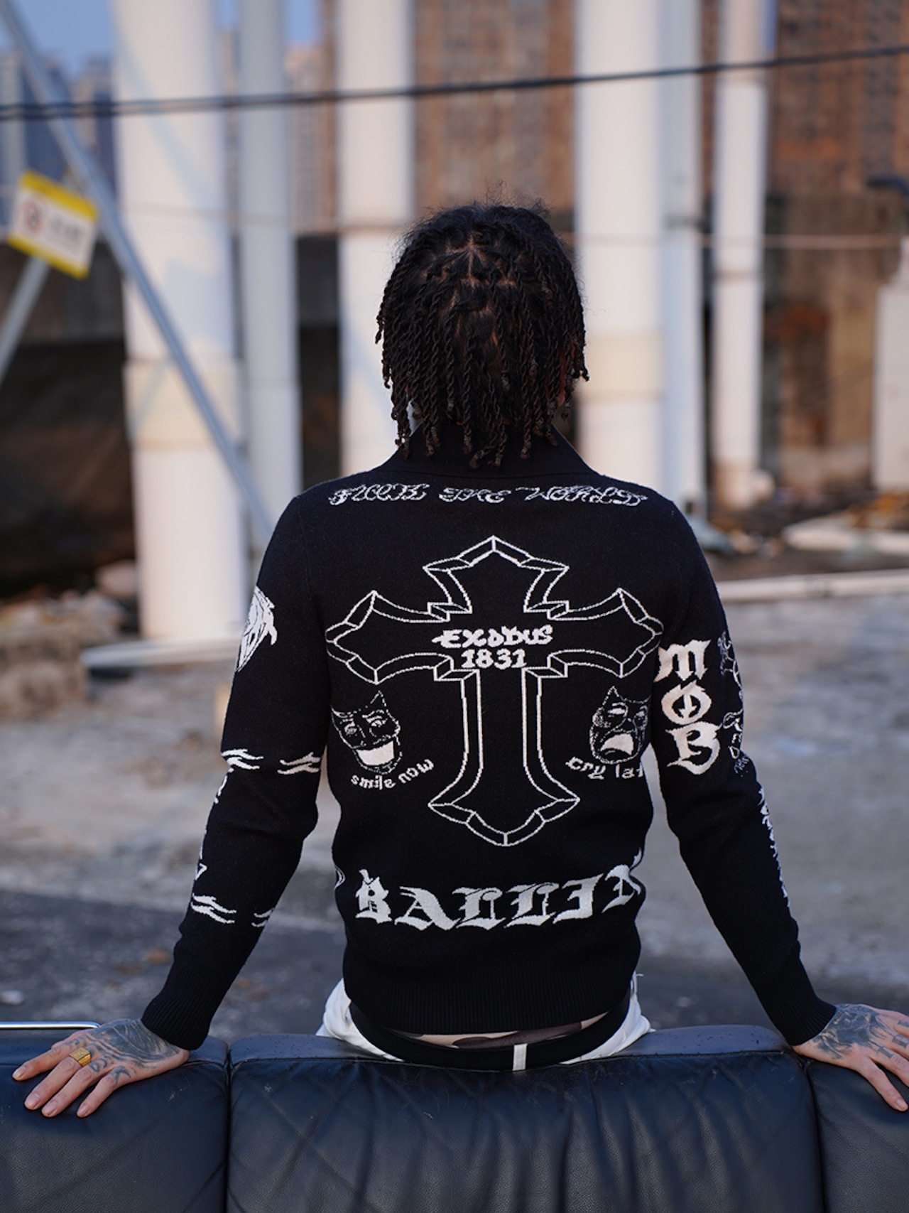 クロスエンブレムロングスリーブニット(gr125)