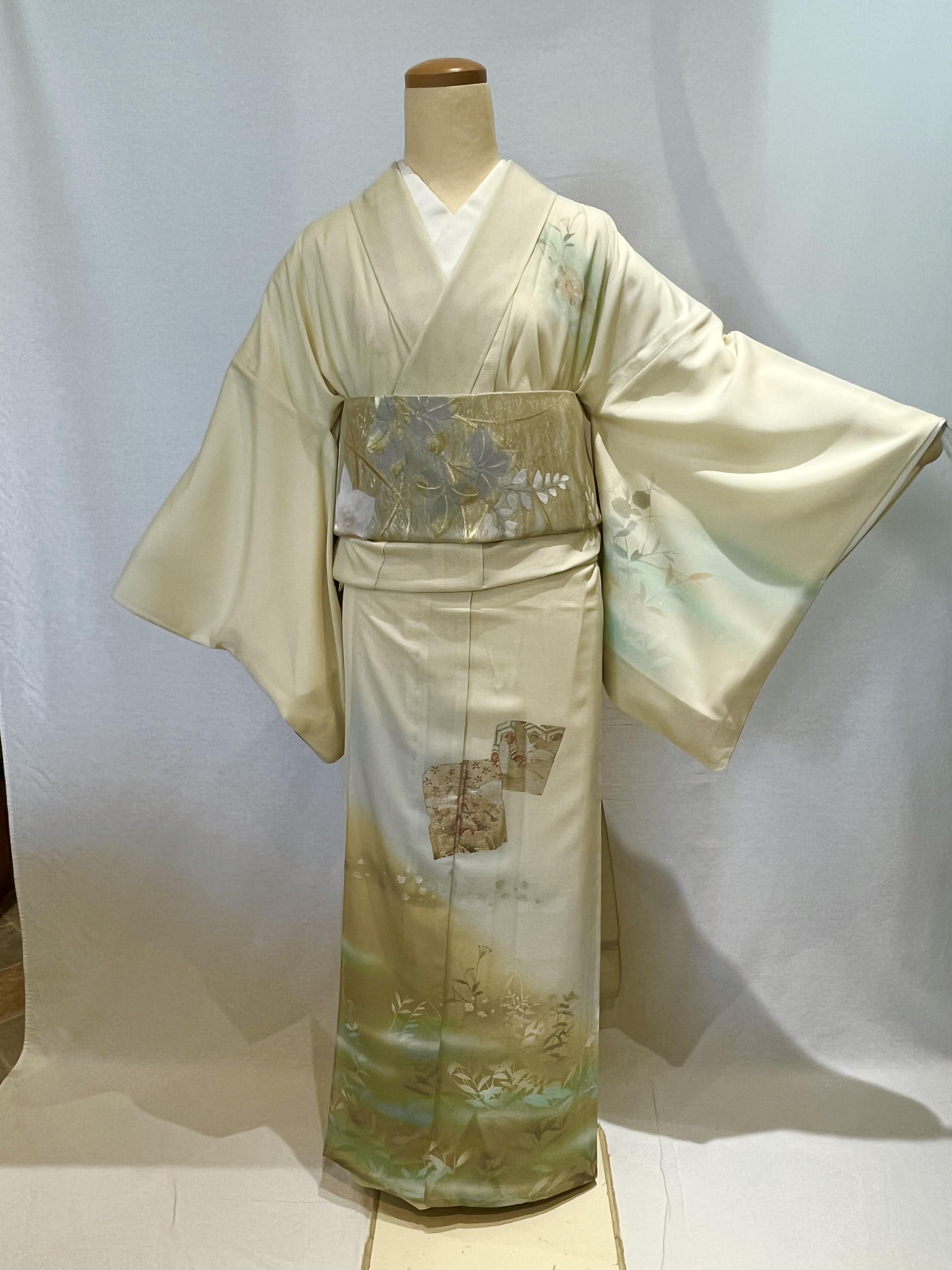 単衣 正絹絽 小紋 躾付き 値下げしました。 A5 単衣 花々模様 淡い