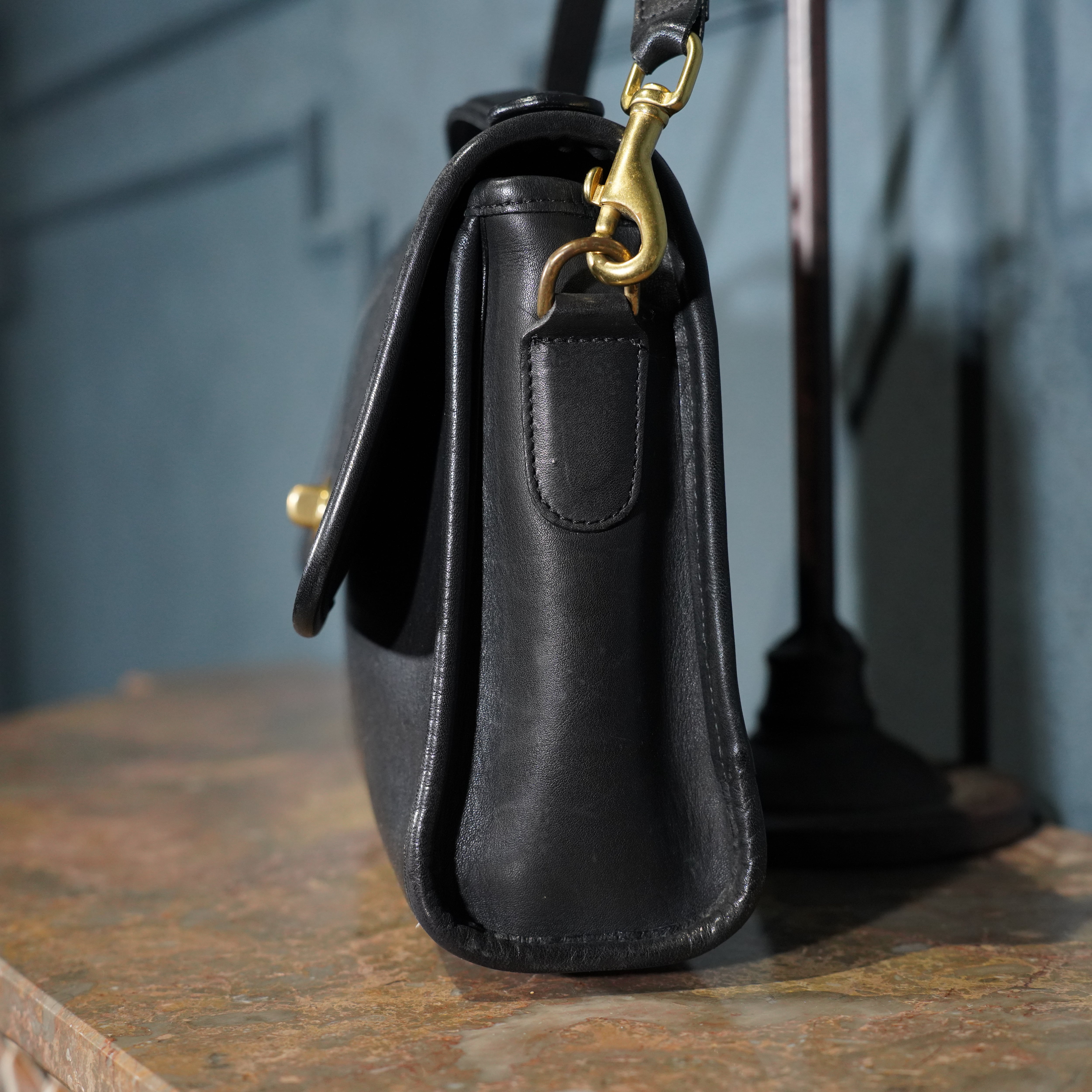 OLD COACH TURN LOCK DESIGN LEATHER 2WAY SHOULDER BAG MADE IN USA