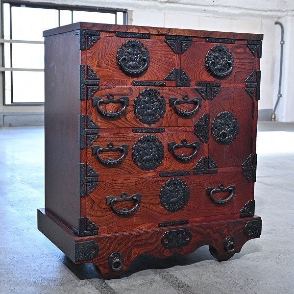 韓国製 李朝家具 チェスト 薬箪笥 螺鈿細工 漆塗り 韓国家具