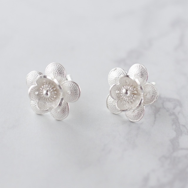 3D ハート ピアス / 銀線細工