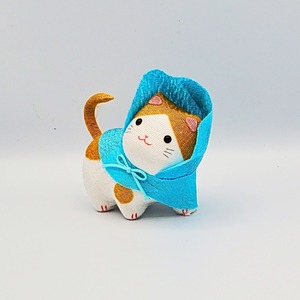可愛い茶トラ猫の人形(雨の日ワクワク)