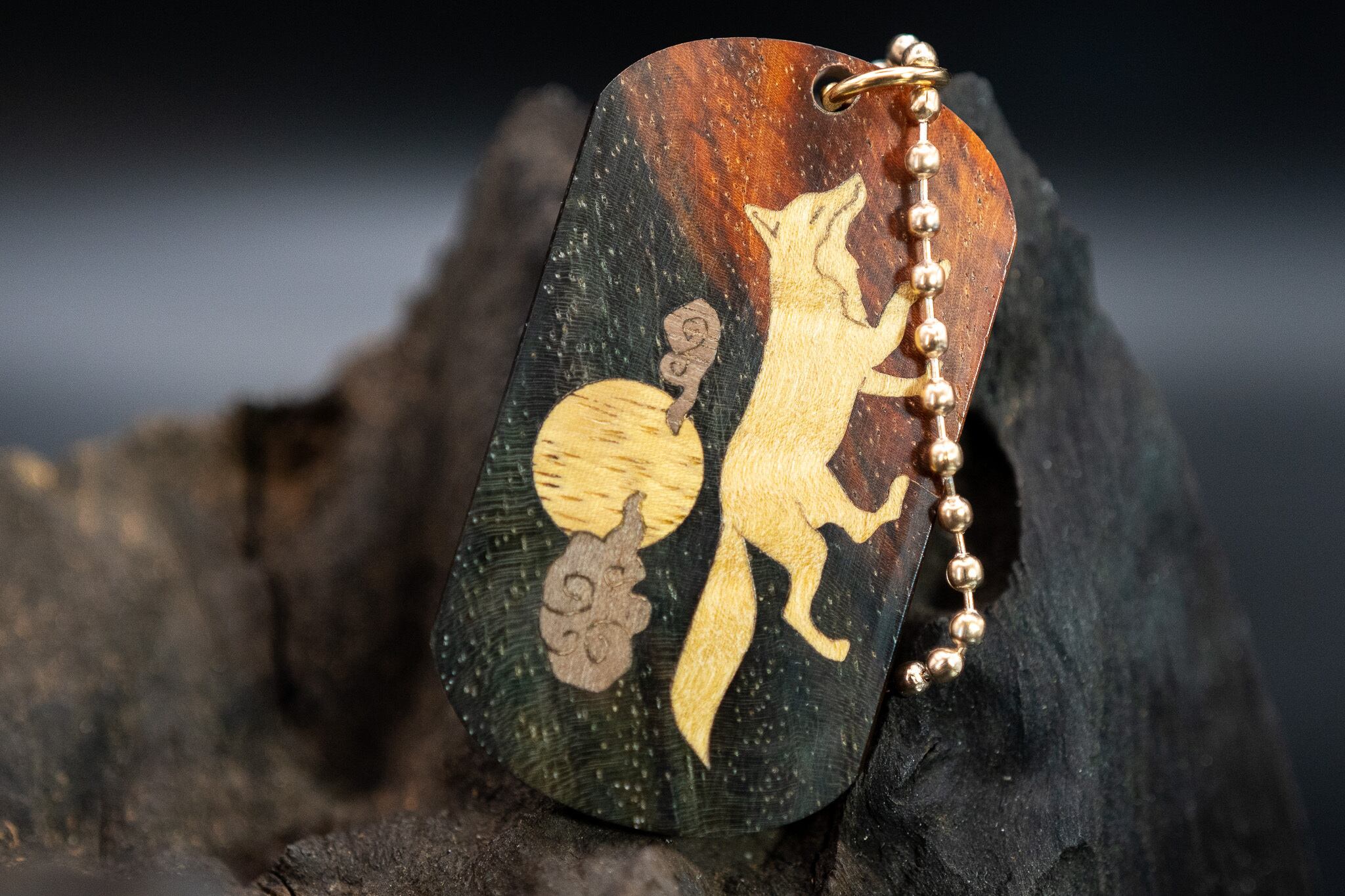 【21世紀最高峰の材】サイアミーズローズウッド ドッグタグ 象嵌 十五夜きつね