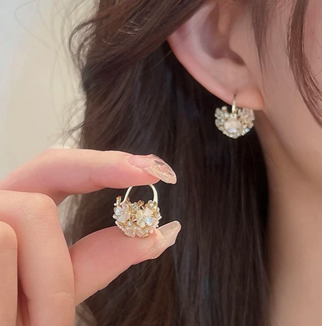 luxury flower cluster pierce