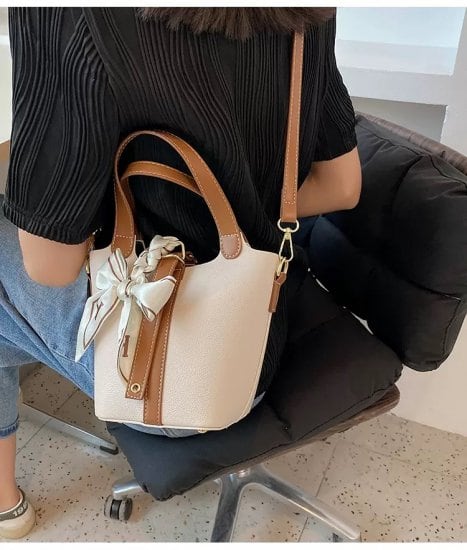 HERMES エルメス 半袖 リボン ホワイト×ベージュ(ブラウン