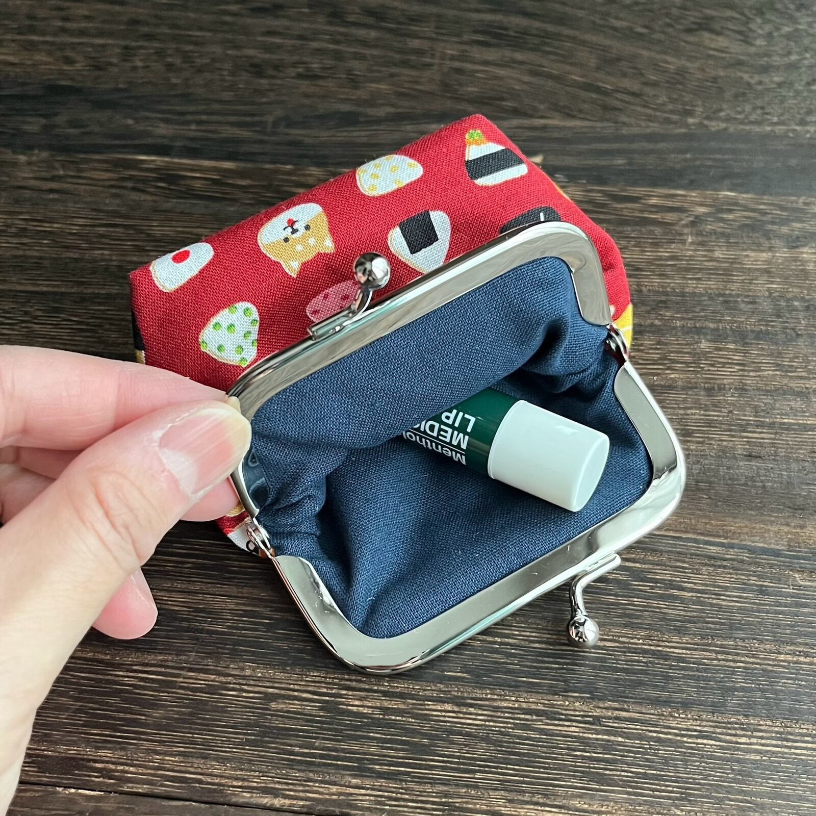 ハンドメイド おにぎりポーチ トラベル柴犬柄 ハンドメイド おにぎりポーチ トラベル柴犬柄