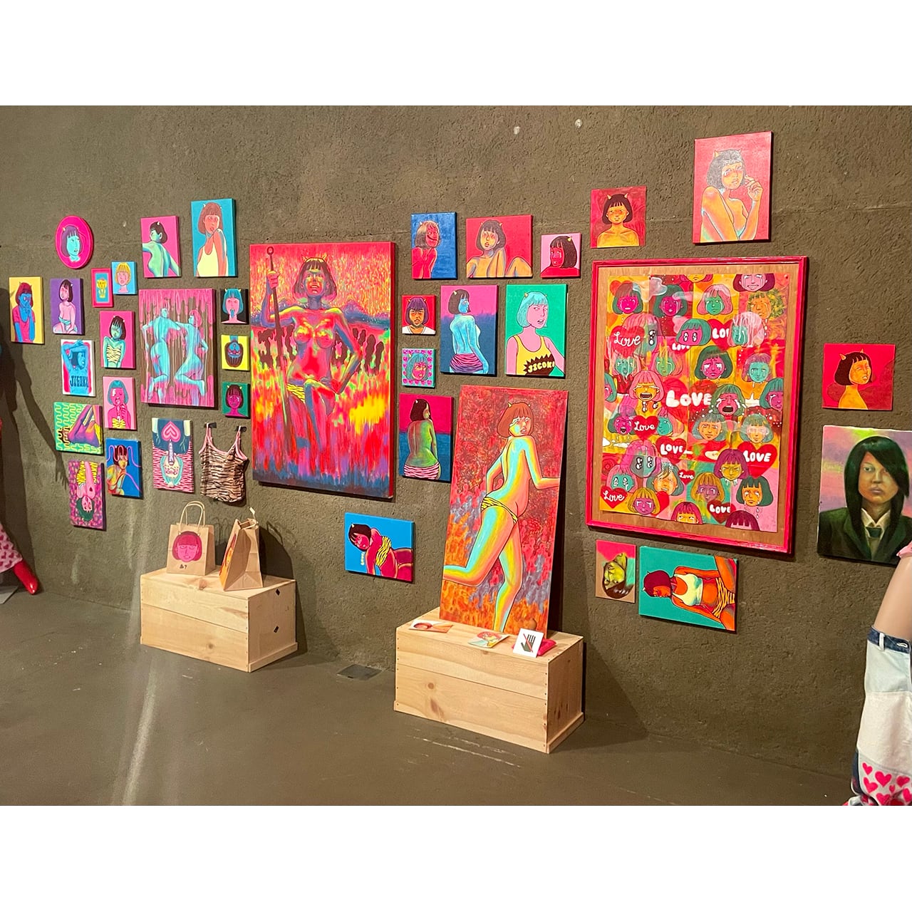 円形キャンバスアクリル画「にじむ子」 | あおもりJOMONのみせ