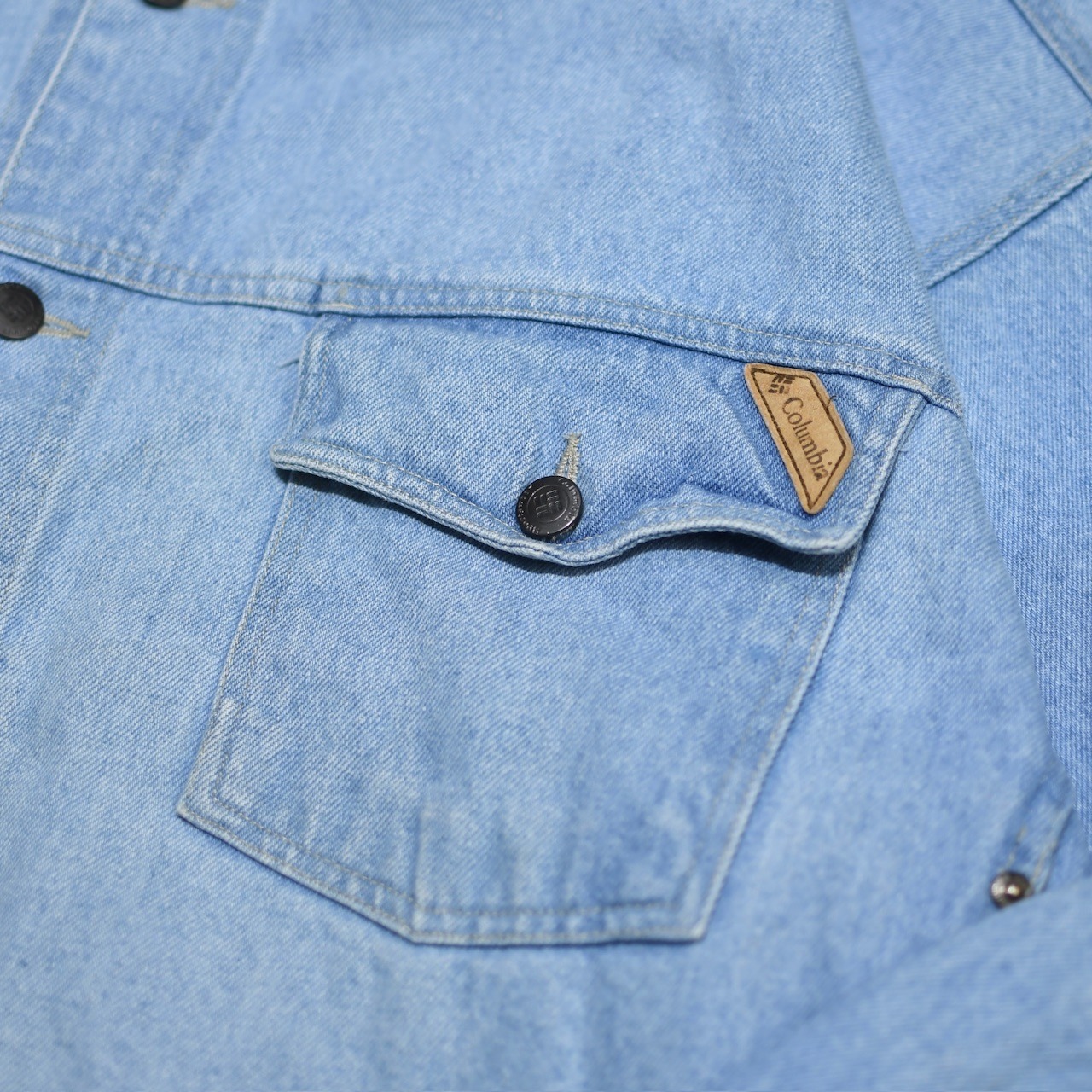 Columbia "TOUGH MOTHER JEANS" wide silhouette denim tracker jacket