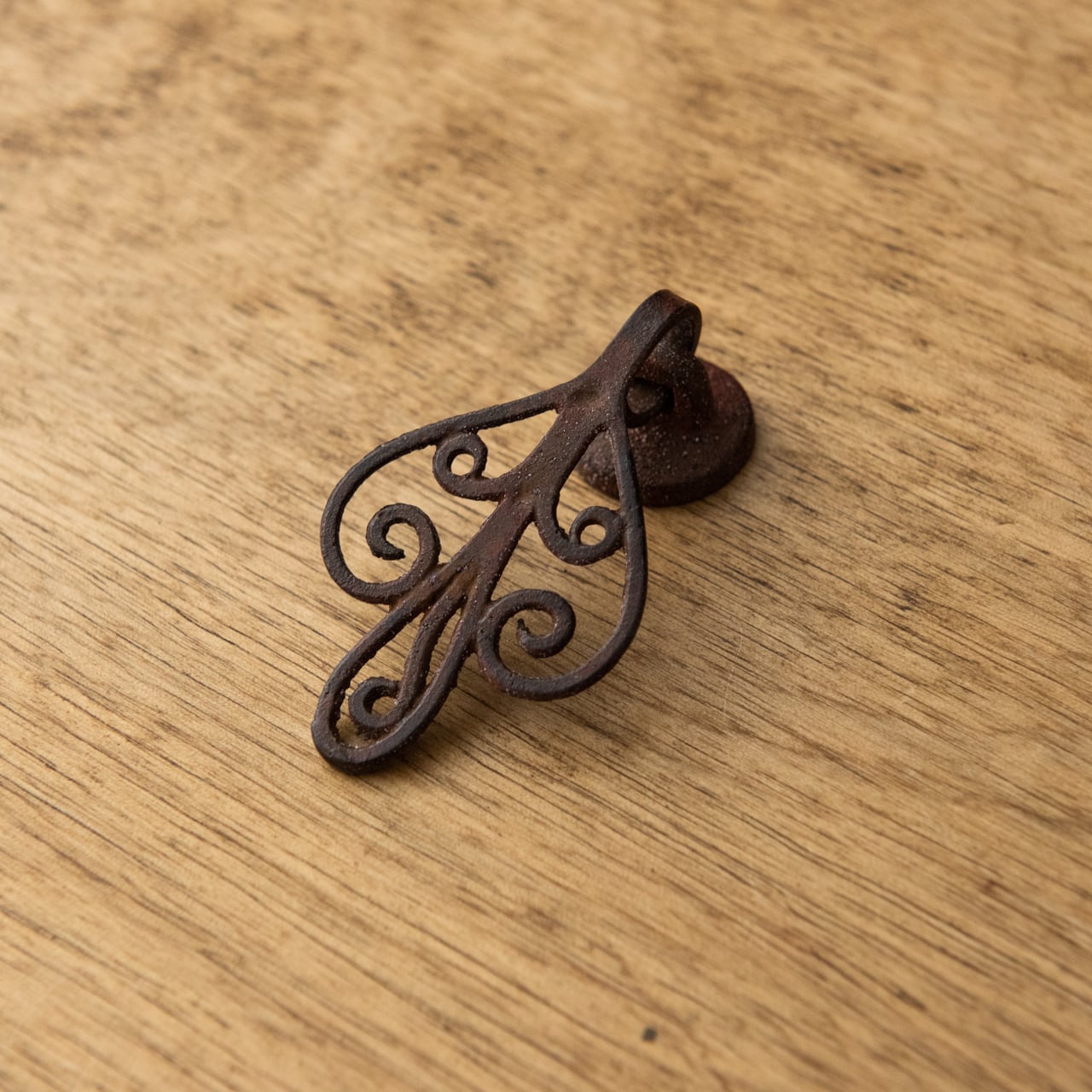 引き出し用飾りつまみ 錆