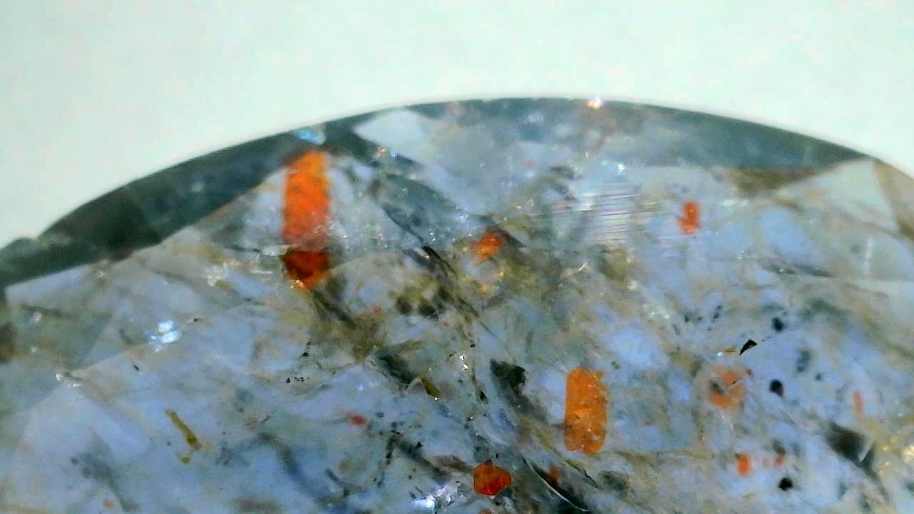 ブラッドショットアイオライトサンストーン　2.31ct　[C13‐60]