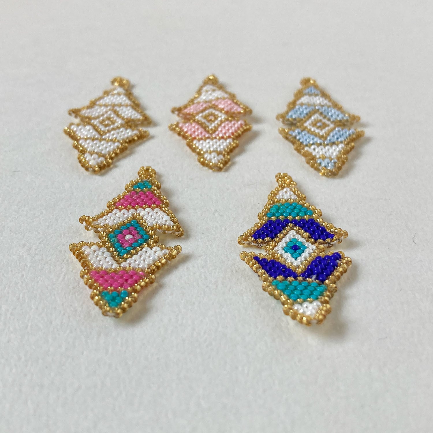 段付きひし形ビーズステッチチャーム（44mm） | Dua-アクセサリー