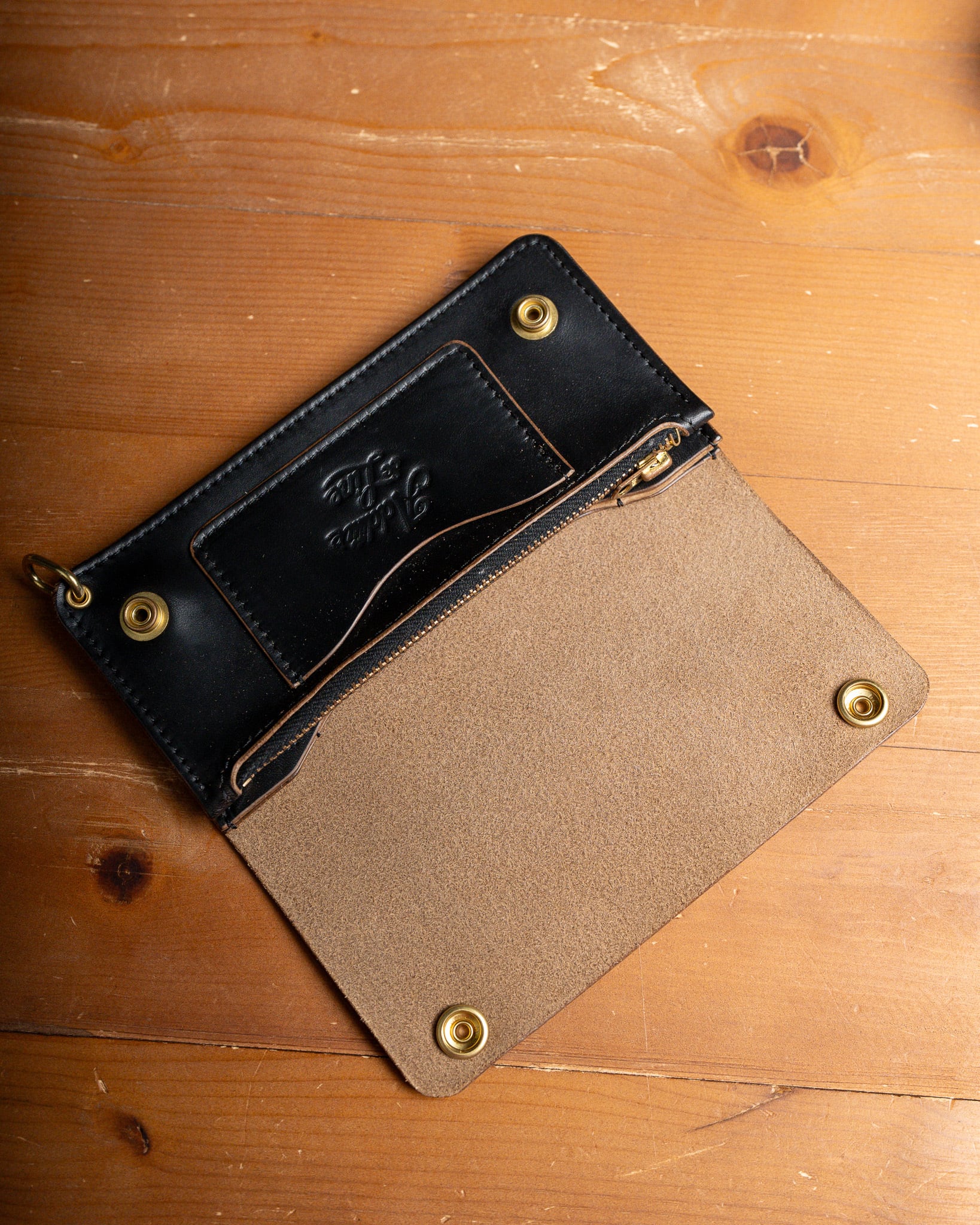 Additive and Line】Tracker Wallet TW-004 Maryam Horse Butt 3層