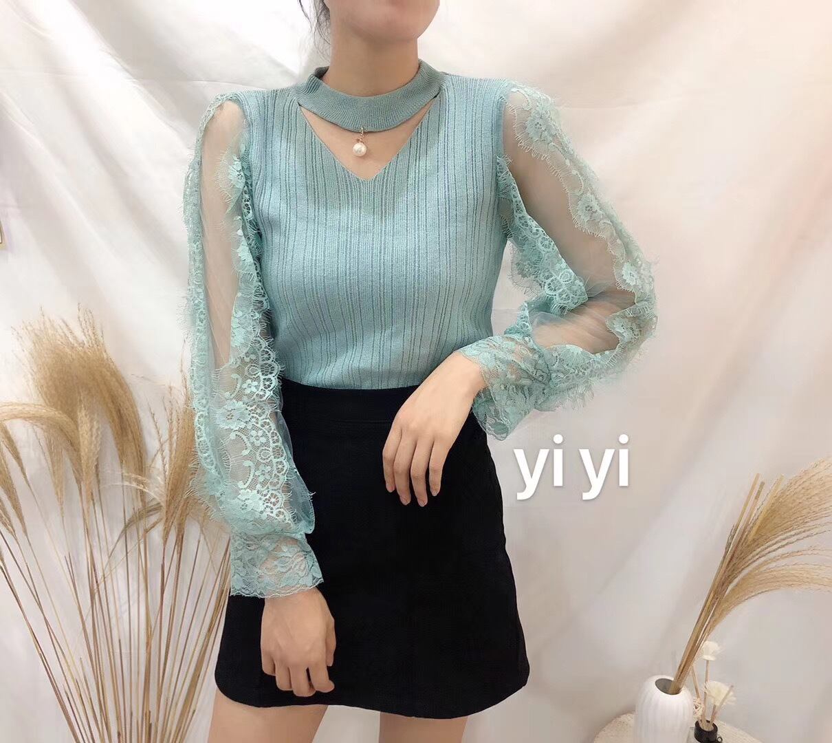 チュール袖Vネックニット