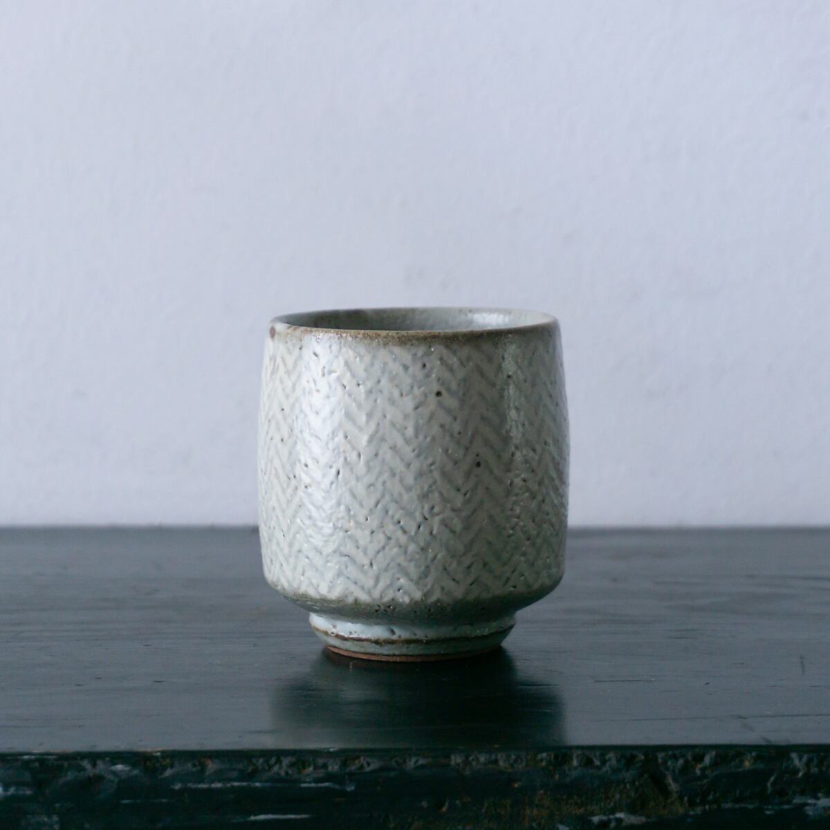 島岡達三 地釉象嵌草花文六角鉢｜美術品・アンティーク・コレクション 